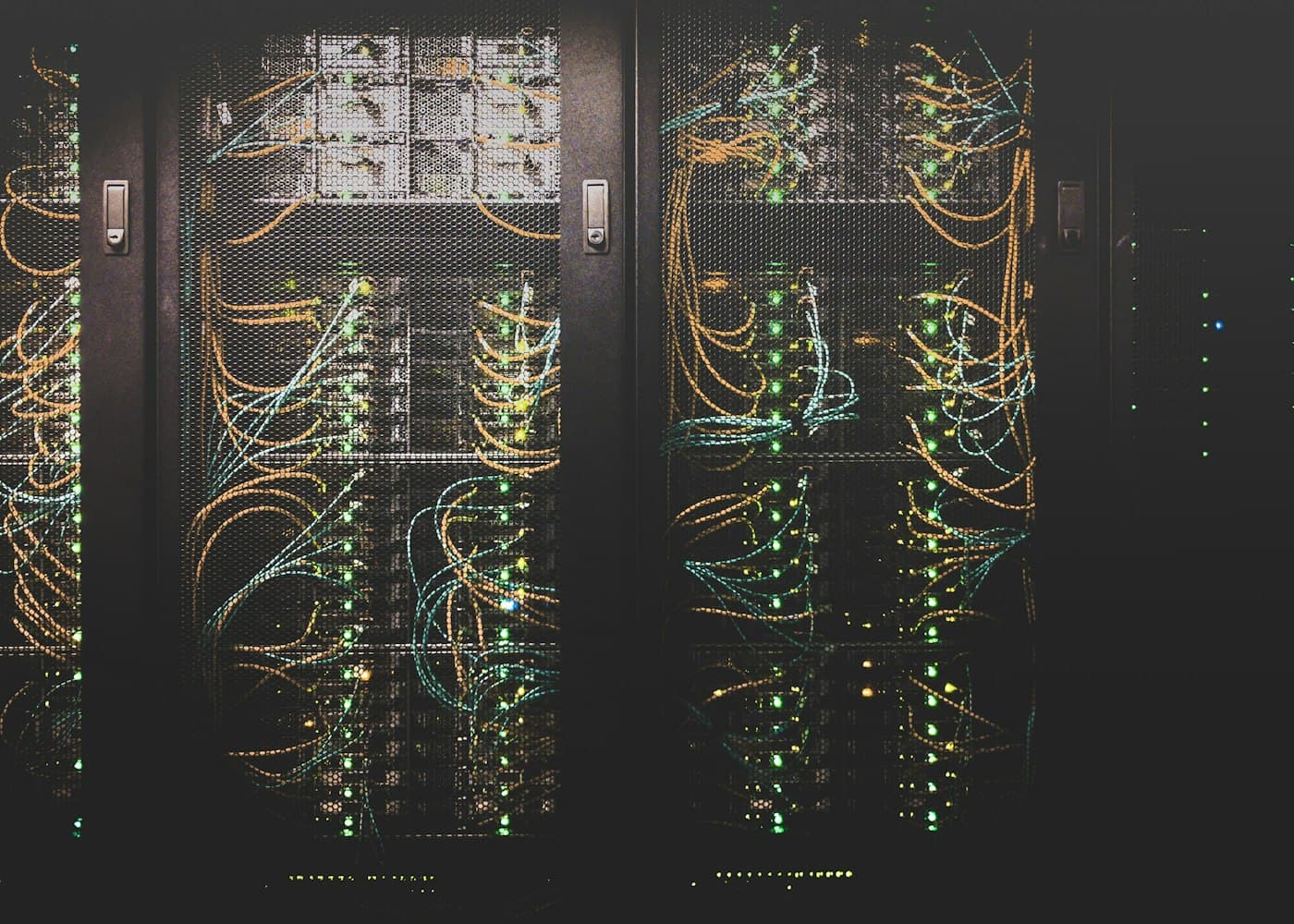 Server rack cabling with status lights